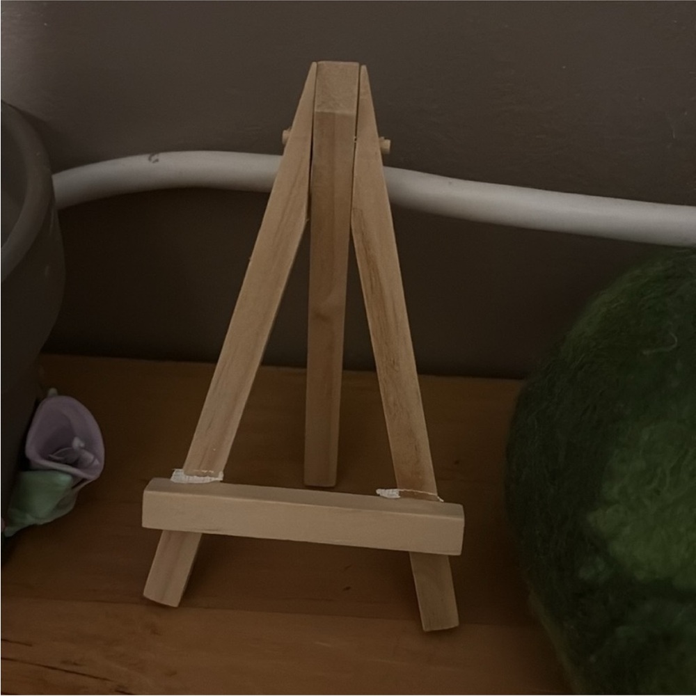 Mini Display Easel - Picture 2 of 2